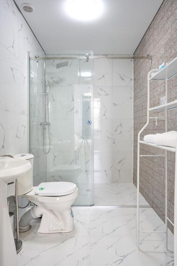 7Days Hotel Алматы Экстерьер фото